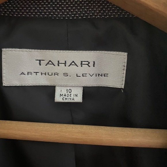 Grey Tahari women’s blazer with flower pin - Picture 5 of 6